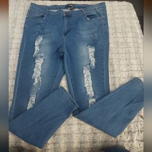 Fashion Nova 3x distressed‎ jeans